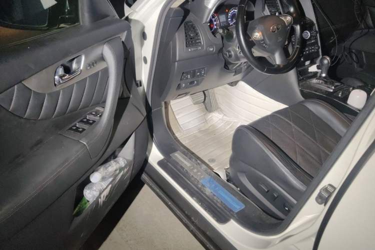 Used Infiniti QX70 2013 3.7L Standard Edition Driver Seat