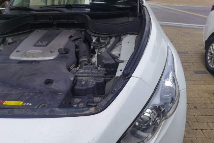 Used Infiniti QX70 2013 3.7L Standard Edition Engine Bay Left