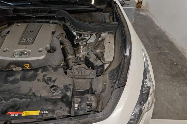 Used Infiniti QX70 2013 3.7L Standard Edition Engine Bay Left