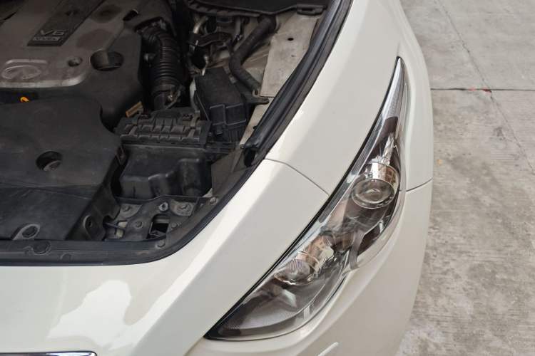 Used Infiniti QX70 2013 3.7L Standard Edition Engine Bay Left