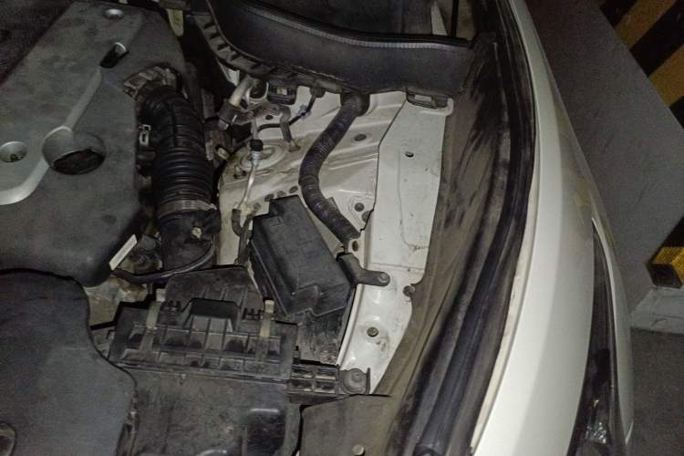 Used Infiniti QX70 2013 3.7L Standard Edition Engine Bay Left