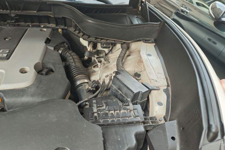 Used Infiniti QX70 2013 3.7L Standard Edition Engine Bay Left