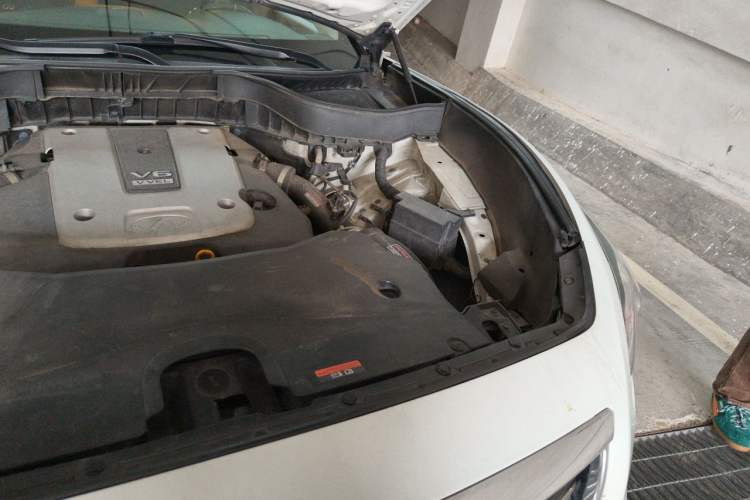 Used Infiniti QX70 2013 3.7L Supreme Edition Engine Bay Left