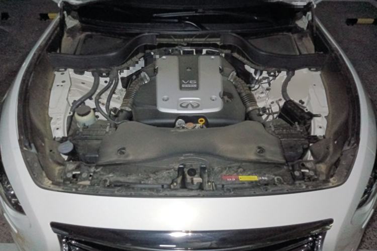 Used Infiniti QX70 2013 3.7L Standard Edition Engine Bay