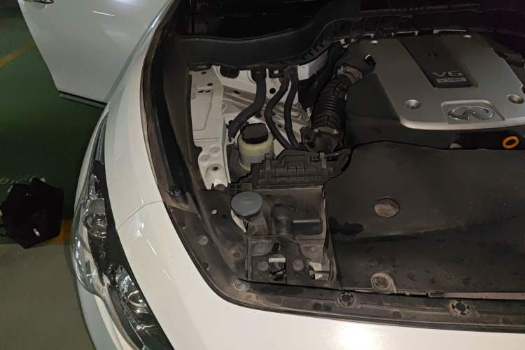 Used Infiniti QX70 2013 3.7L Standard Edition Engine Bay Right