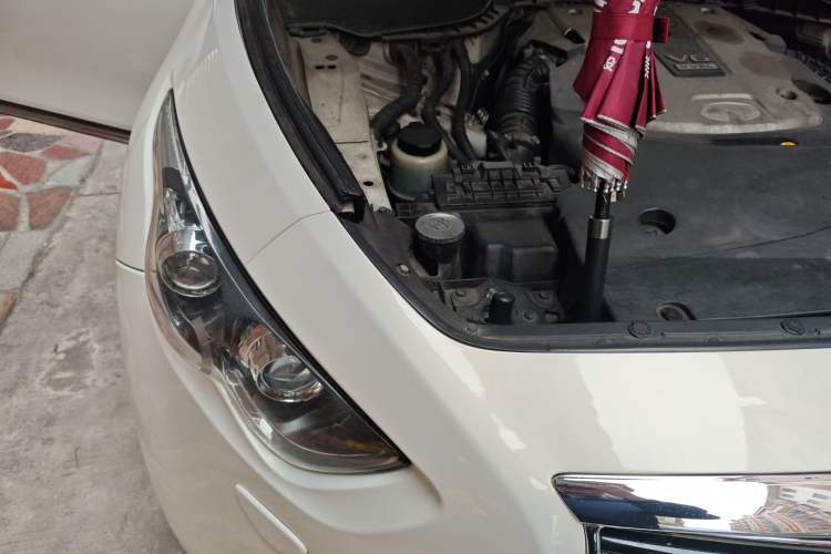 Used Infiniti QX70 2013 3.7L Standard Edition Engine Bay Right