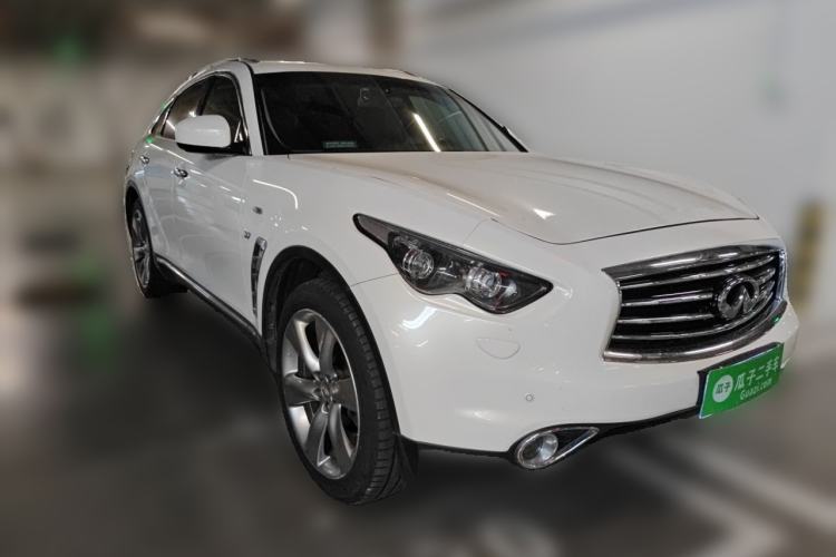 Used Infiniti QX70 2013 3.7L Standard Edition Front Right 45 Deg
