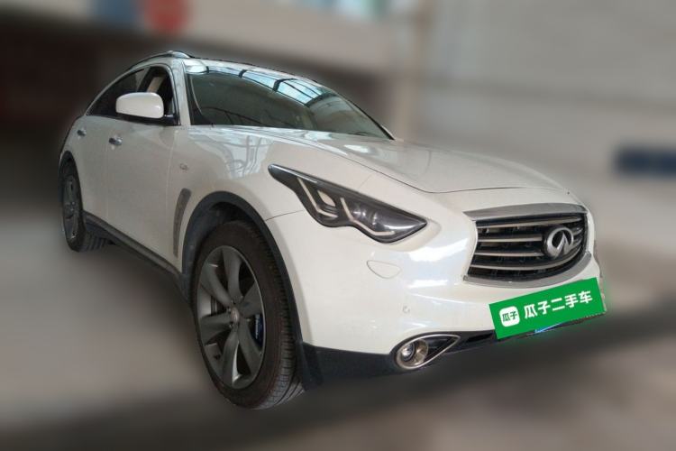 Used Infiniti QX70 2013 3.7L Supreme Edition Front Right 45 Deg