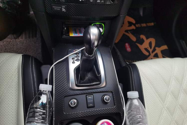 Used Infiniti QX70 2013 3.7L Standard Edition Gear Lever