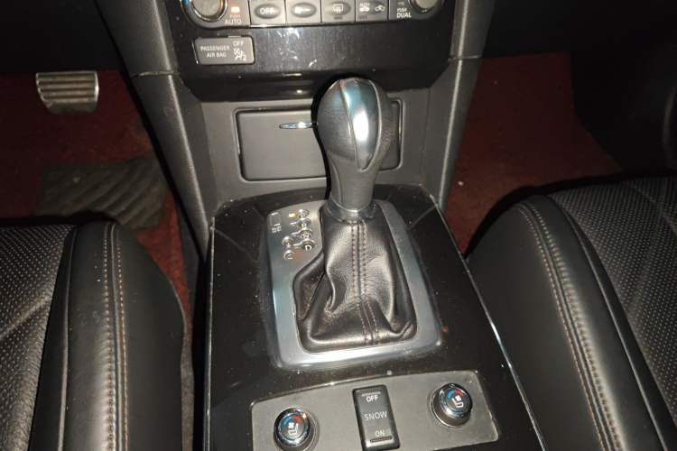 Used Infiniti QX70 2013 3.7L Standard Edition Gear Lever