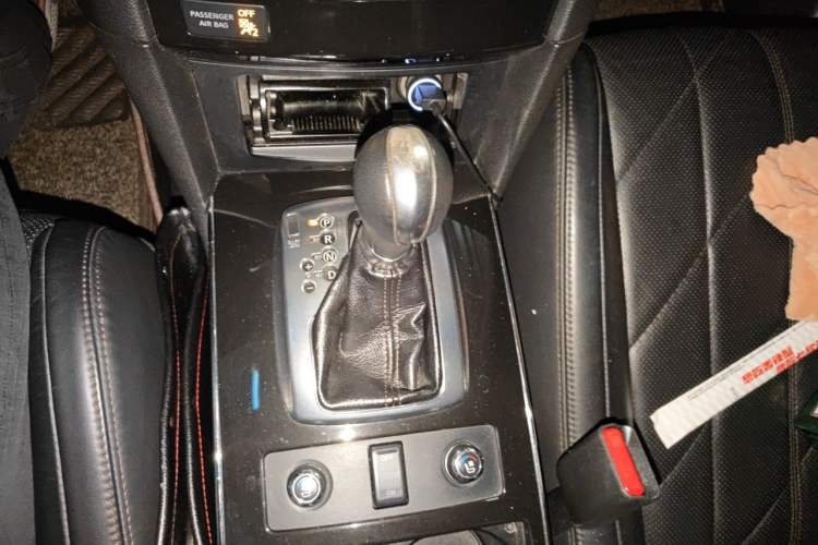 Used Infiniti QX70 2013 3.7L Standard Edition Gear Lever