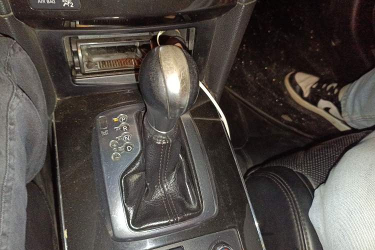 Used Infiniti QX70 2013 3.7L Standard Edition Gear Lever