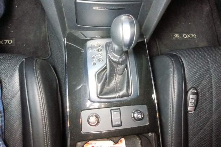 Used Infiniti QX70 2013 3.7L Standard Edition Gear Lever