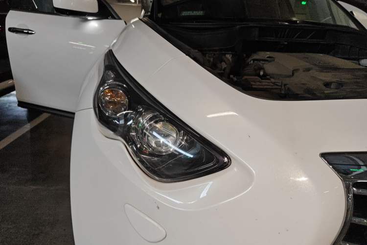 Used Infiniti QX70 2013 3.7L Standard Edition Right Front Headlight