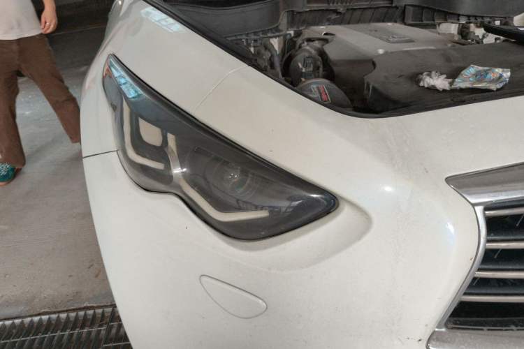 Used Infiniti QX70 2013 3.7L Supreme Edition Right Front Headlight