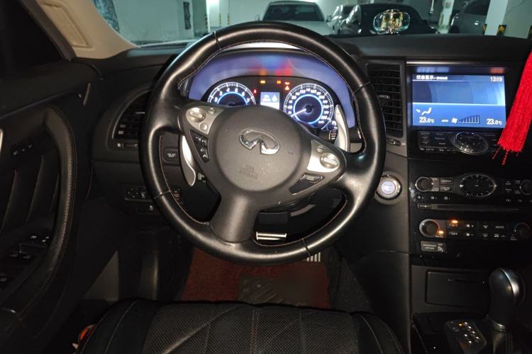 Used Infiniti QX70 2013 3.7L Standard Edition Steering Wheel