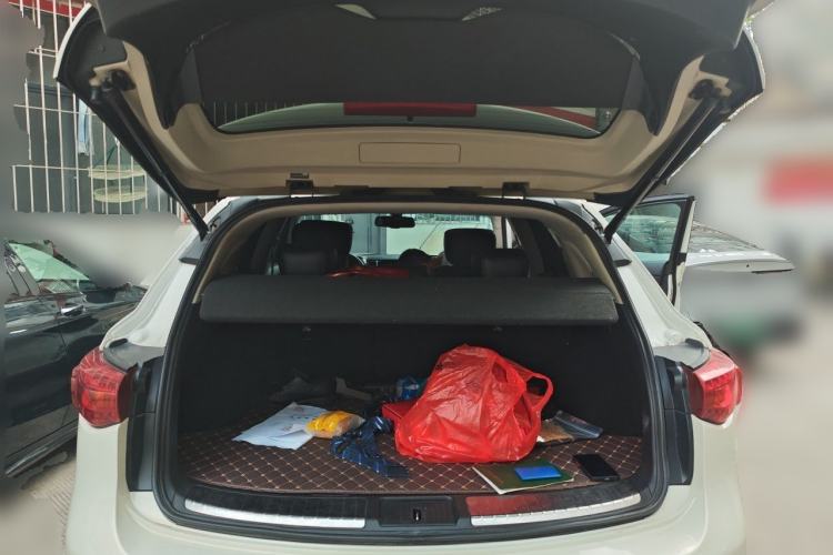 Used Infiniti QX70 2013 3.7L Standard Edition Trunk