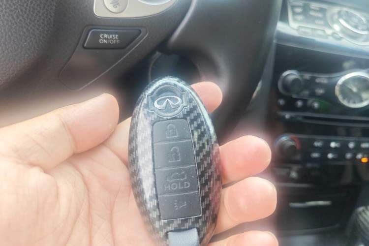 Used Infiniti QX70 2013 3.7L Supreme Edition Vehicle Key