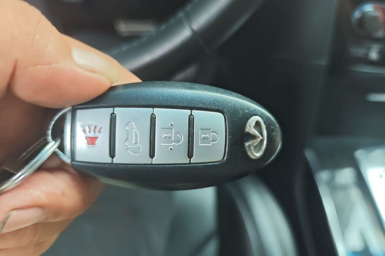 Used Infiniti QX70 2013 3.7L Standard Edition Vehicle Key