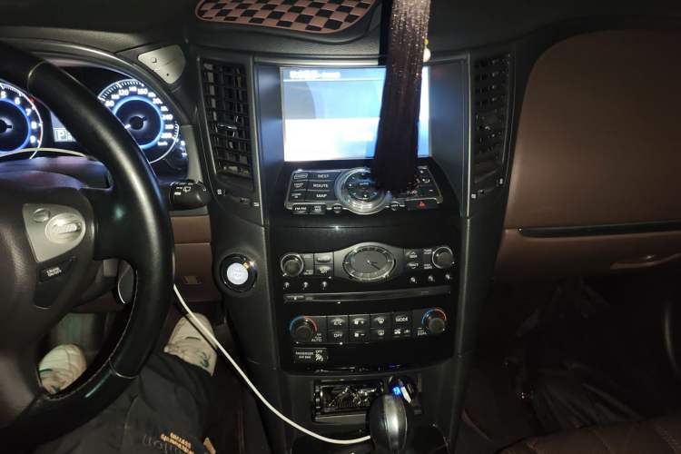 Used Infiniti QX70 2013 3.7L Standard Edition Audio And AC Panel