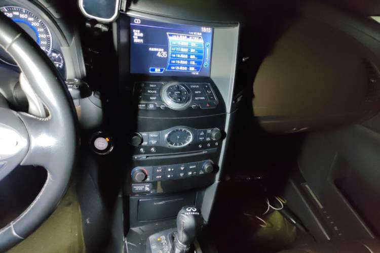 Used Infiniti QX70 2013 3.7L Standard Edition Audio And AC Panel
