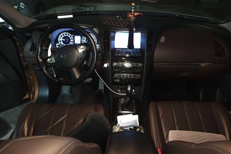 Used Infiniti QX70 2013 3.7L Standard Edition Center Console