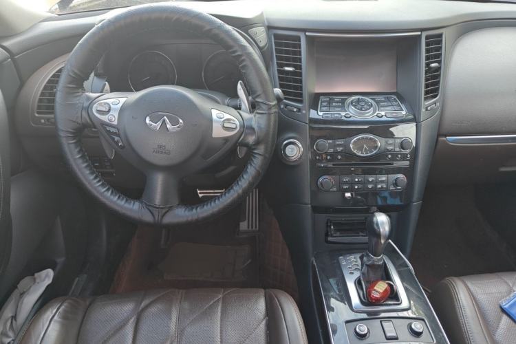 Used Infiniti QX70 2013 3.7L Standard Edition Center Console