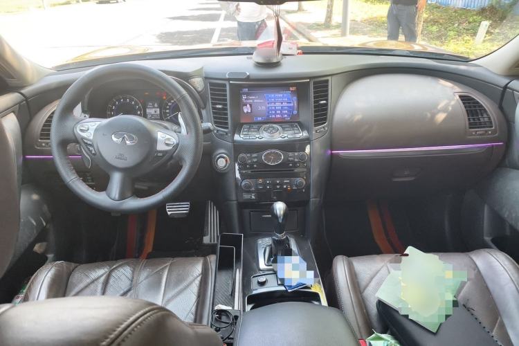 Used Infiniti QX70 2013 3.7L Standard Edition Center Console