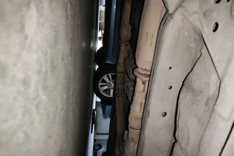 Used Infiniti QX70 2013 3.7L Standard Edition Chassis Front Left