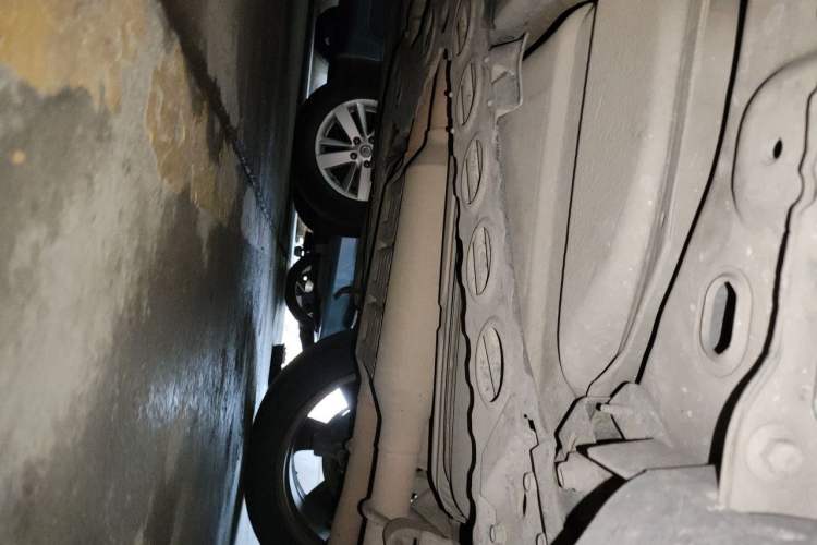 Used Infiniti QX70 2013 3.7L Standard Edition Chassis Rear Left