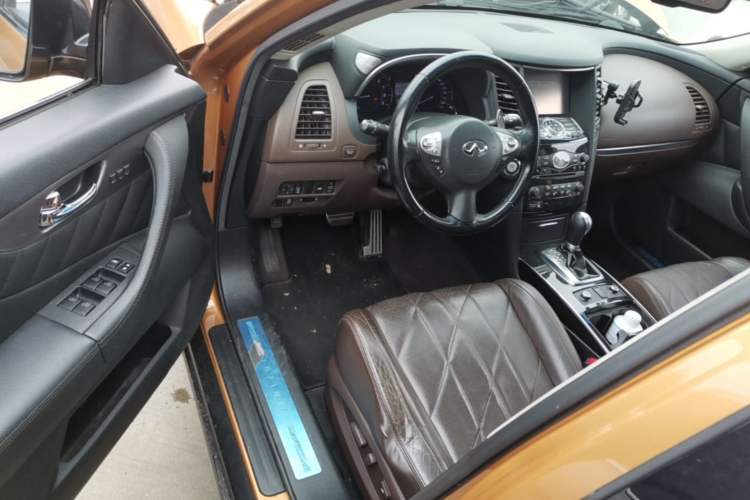 Used Infiniti QX70 2013 3.7L Supreme Edition Driver Seat