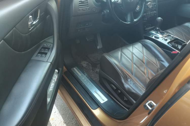 Used Infiniti QX70 2013 3.7L Standard Edition Driver Seat