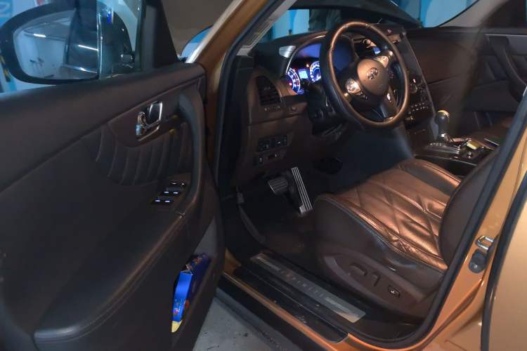 Used Infiniti QX70 2013 3.7L Standard Edition Driver Seat
