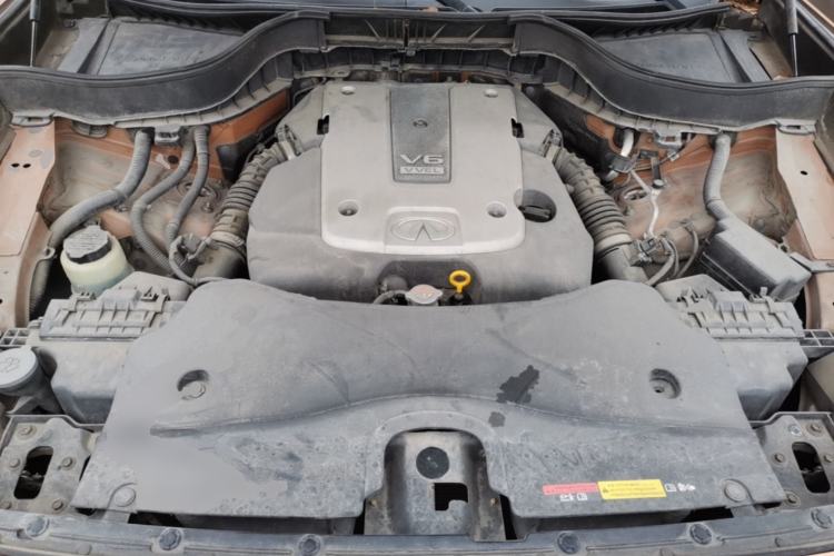 Used Infiniti QX70 2013 3.7L Supreme Edition Engine Bay