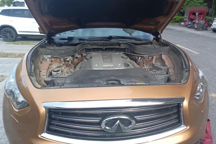 Used Infiniti QX70 2013 3.7L Standard Edition Engine Bay