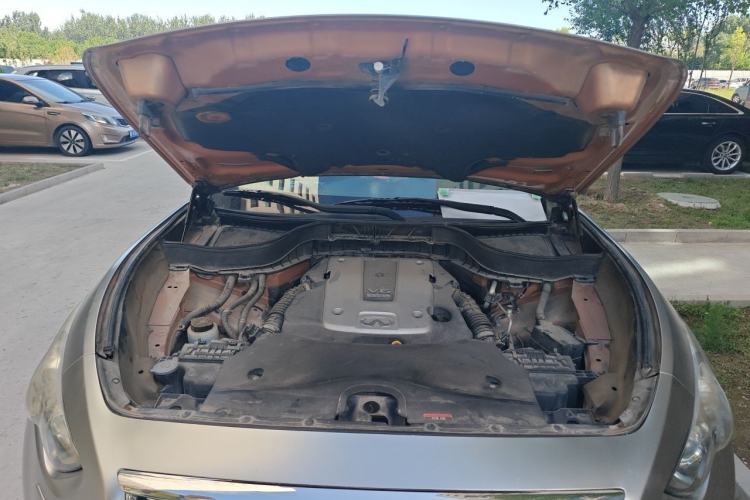 Used Infiniti QX70 2013 3.7L Standard Edition Engine Bay