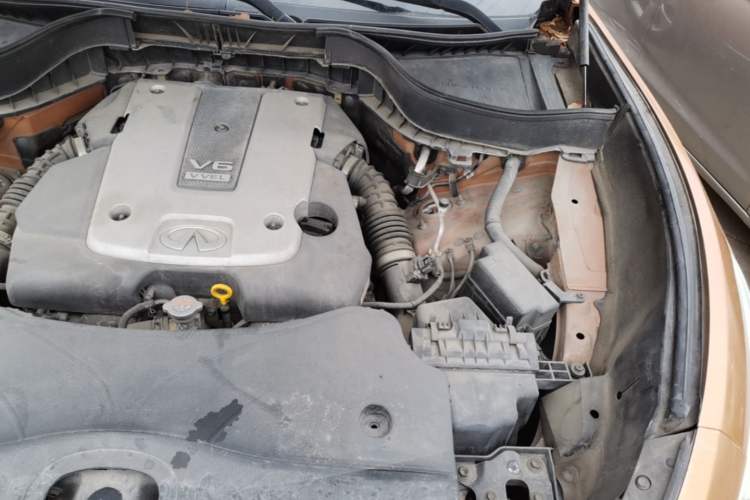 Used Infiniti QX70 2013 3.7L Supreme Edition Engine Bay Left