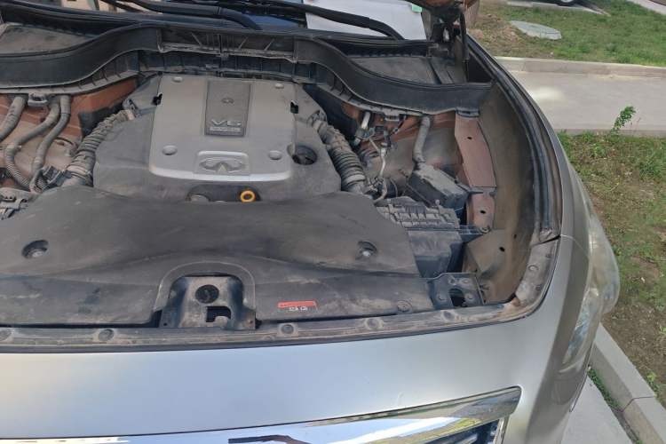 Used Infiniti QX70 2013 3.7L Standard Edition Engine Bay Left