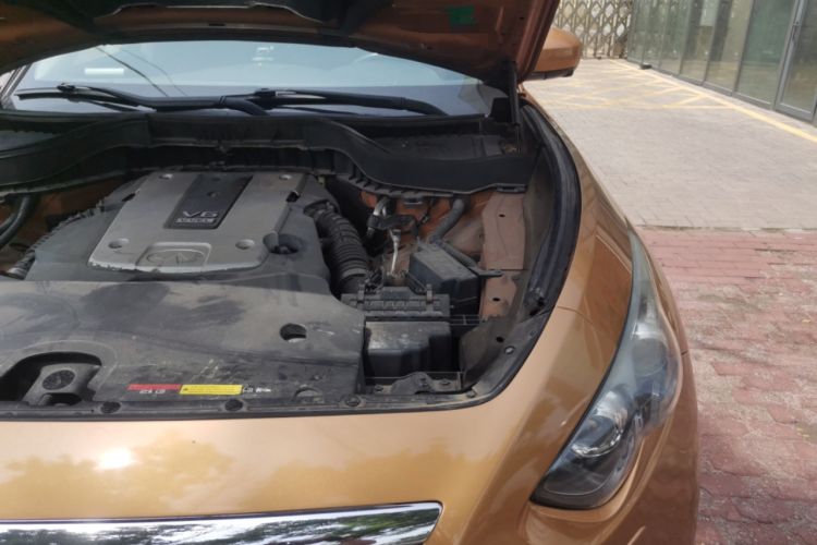 Used Infiniti QX70 2013 3.7L Standard Edition Engine Bay Left