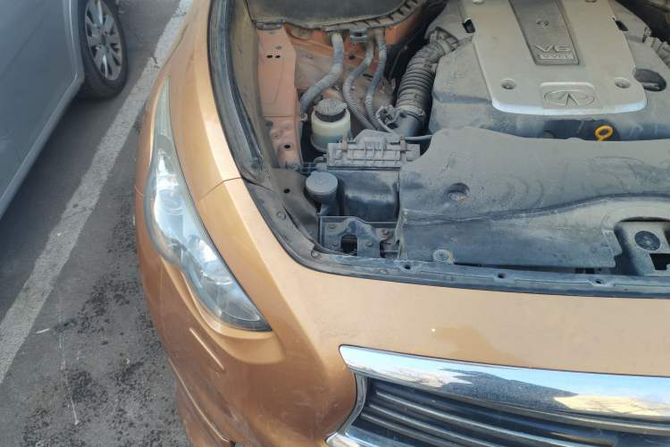 Used Infiniti QX70 2013 3.7L Standard Edition Engine Bay Right