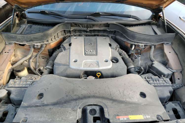 Used Infiniti QX70 2013 3.7L Supreme Edition Engine Bay