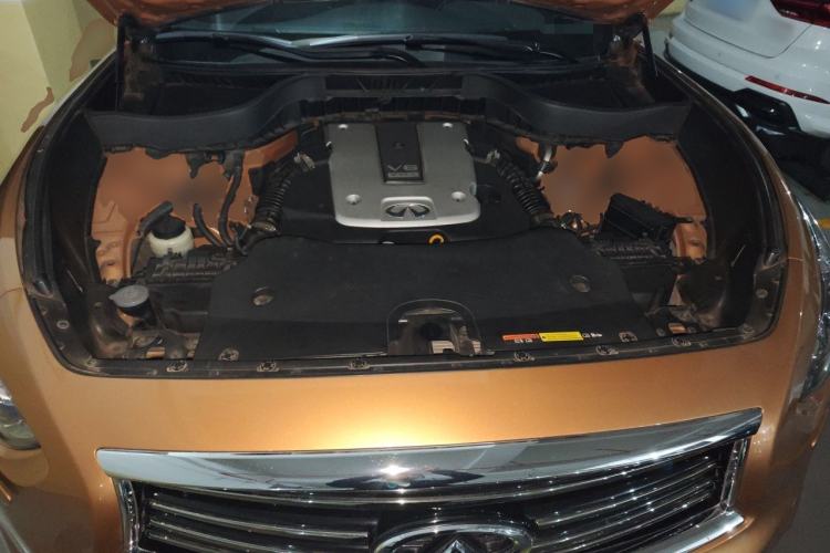 Used Infiniti QX70 2013 3.7L Standard Edition Engine Bay
