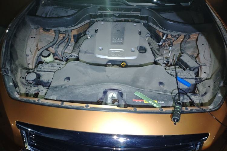Used Infiniti QX70 2013 3.7L Standard Edition Engine Bay