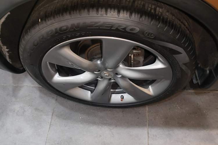 Used Infiniti QX70 2013 3.7L Standard Edition Exterior 5