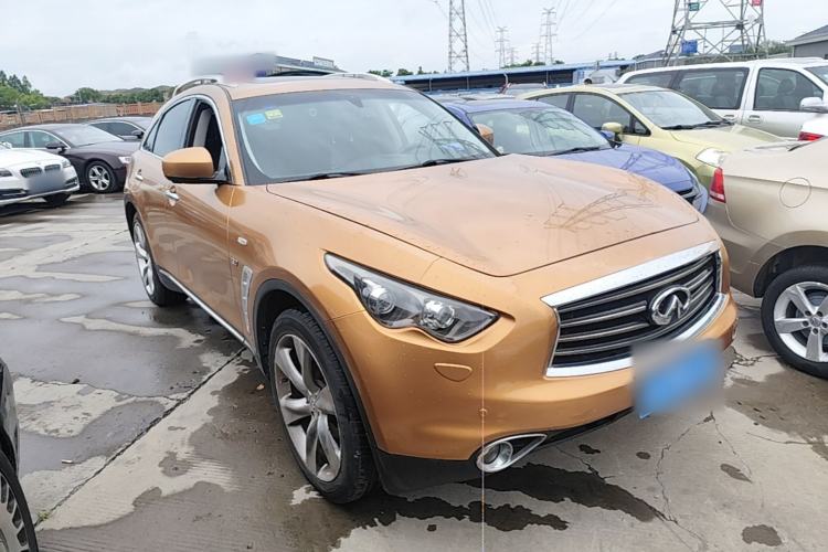 Used Infiniti QX70 2013 3.7L Supreme Edition Front Right 45 Deg