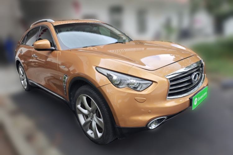 Used Infiniti QX70 2013 3.7L Standard Edition Front Right 45 Deg