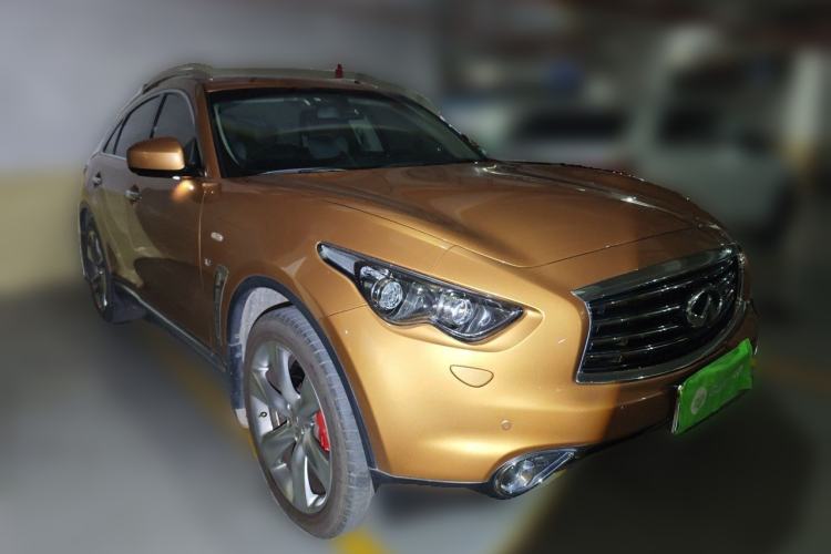 Used Infiniti QX70 2013 3.7L Standard Edition Front Right 45 Deg