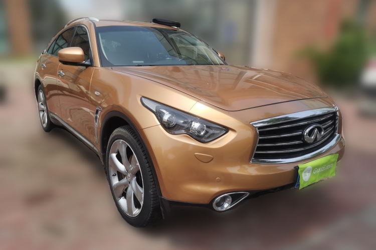Used Infiniti QX70 2013 3.7L Standard Edition Front Right 45 Deg