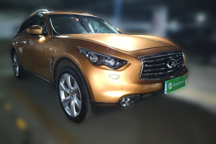 Used Infiniti QX70 2013 3.7L Standard Edition Front Right 45 Deg