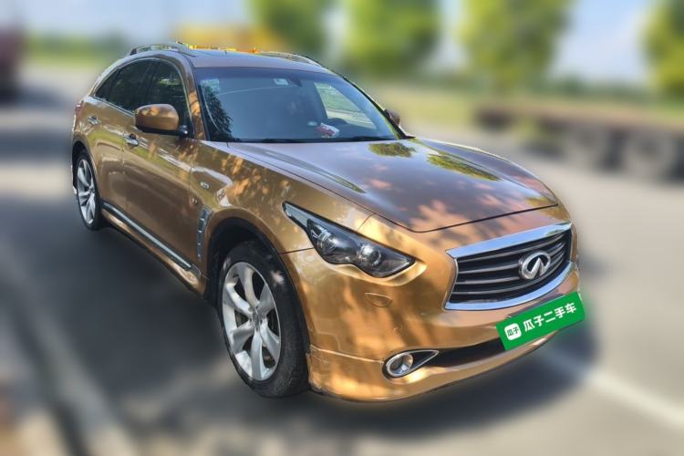 Used Infiniti QX70 2013 3.7L Standard Edition Front Right 45 Deg